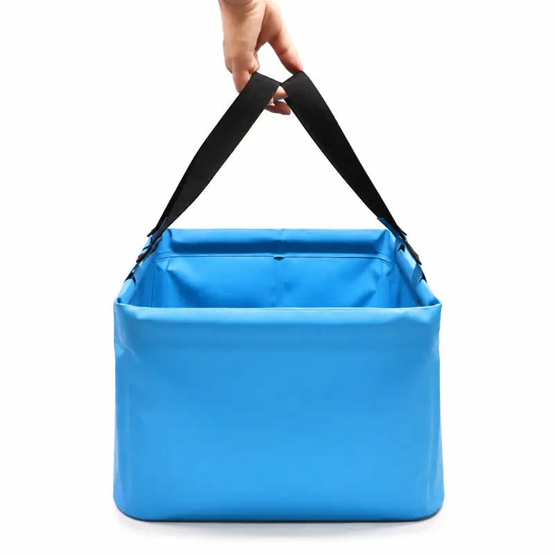 Square Folding Fishing Bucket — Hand-carry demonstration